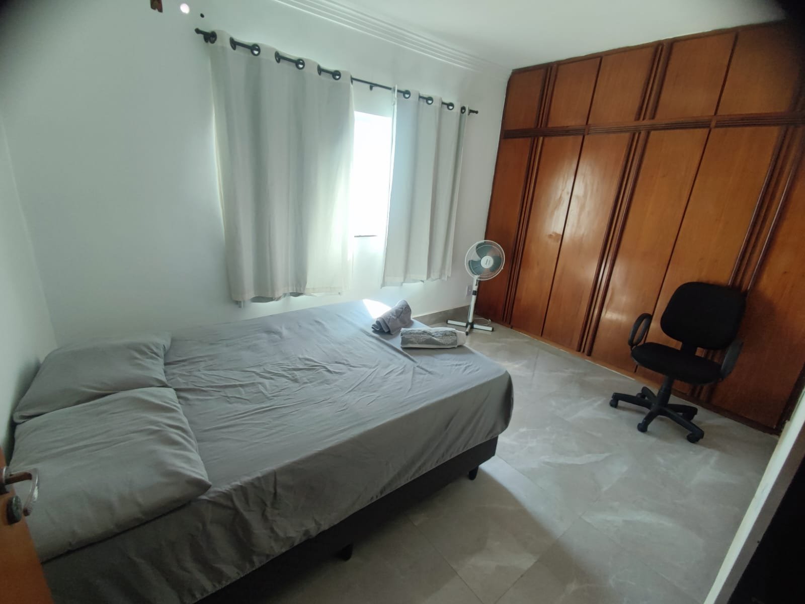 Casa 3 Quartos com Piscina e Área Gourmet - Parque Anhanguera - 5 Vagas - 396m²