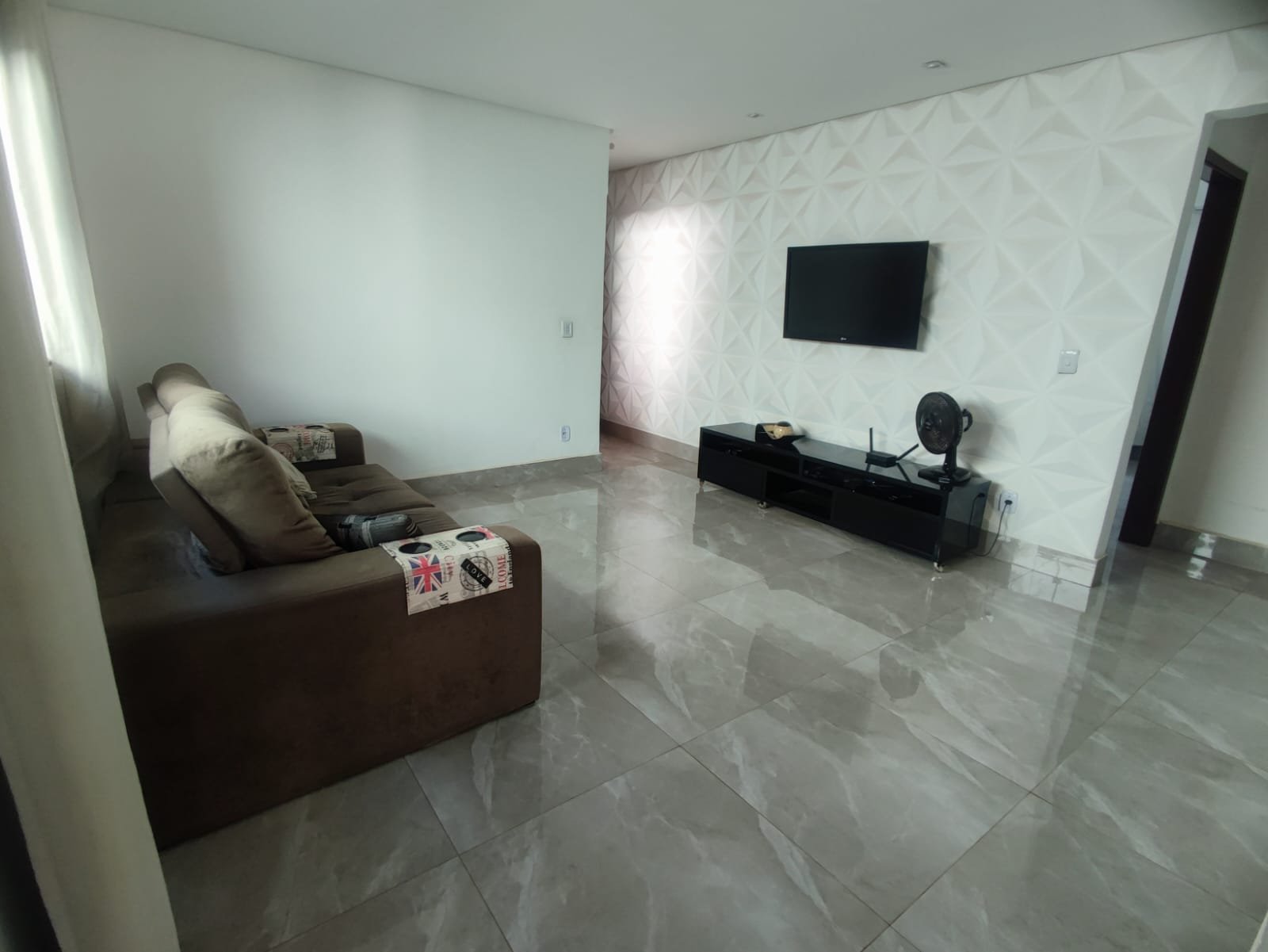 Casa 3 Quartos com Piscina e Área Gourmet - Parque Anhanguera - 5 Vagas - 396m²