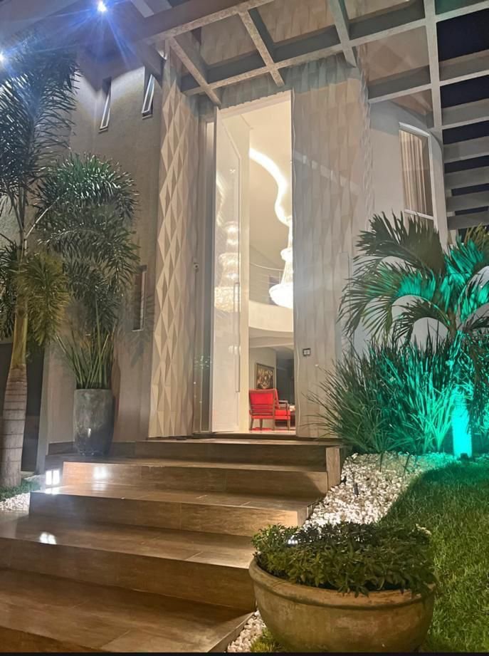 Sobrado Alto Padrão 5 Suítes 470m² com Piscina - Jardins Lisboa