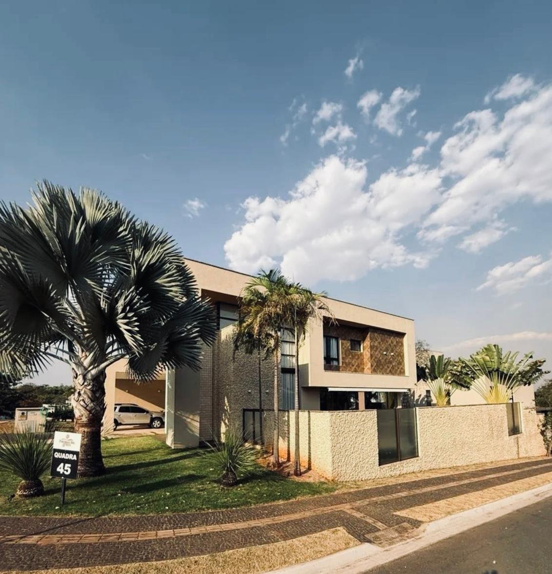 Sobrado 3 Suítes com Piscina e SPA - Fazenda Vau das Pombas - Condomínio Fechado - 510m²