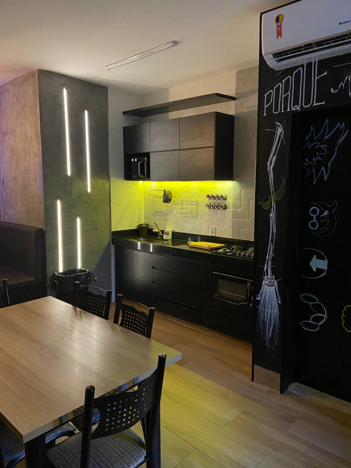 Cobertura Duplex 3 Quartos Setor Negrão de Lima - 2 Vagas Garagem