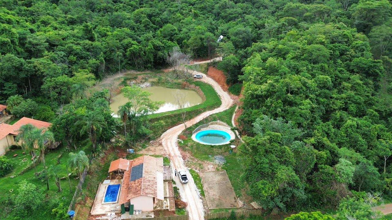 Chácara com duas casas e piscina aquecida - Vale das Graúnas