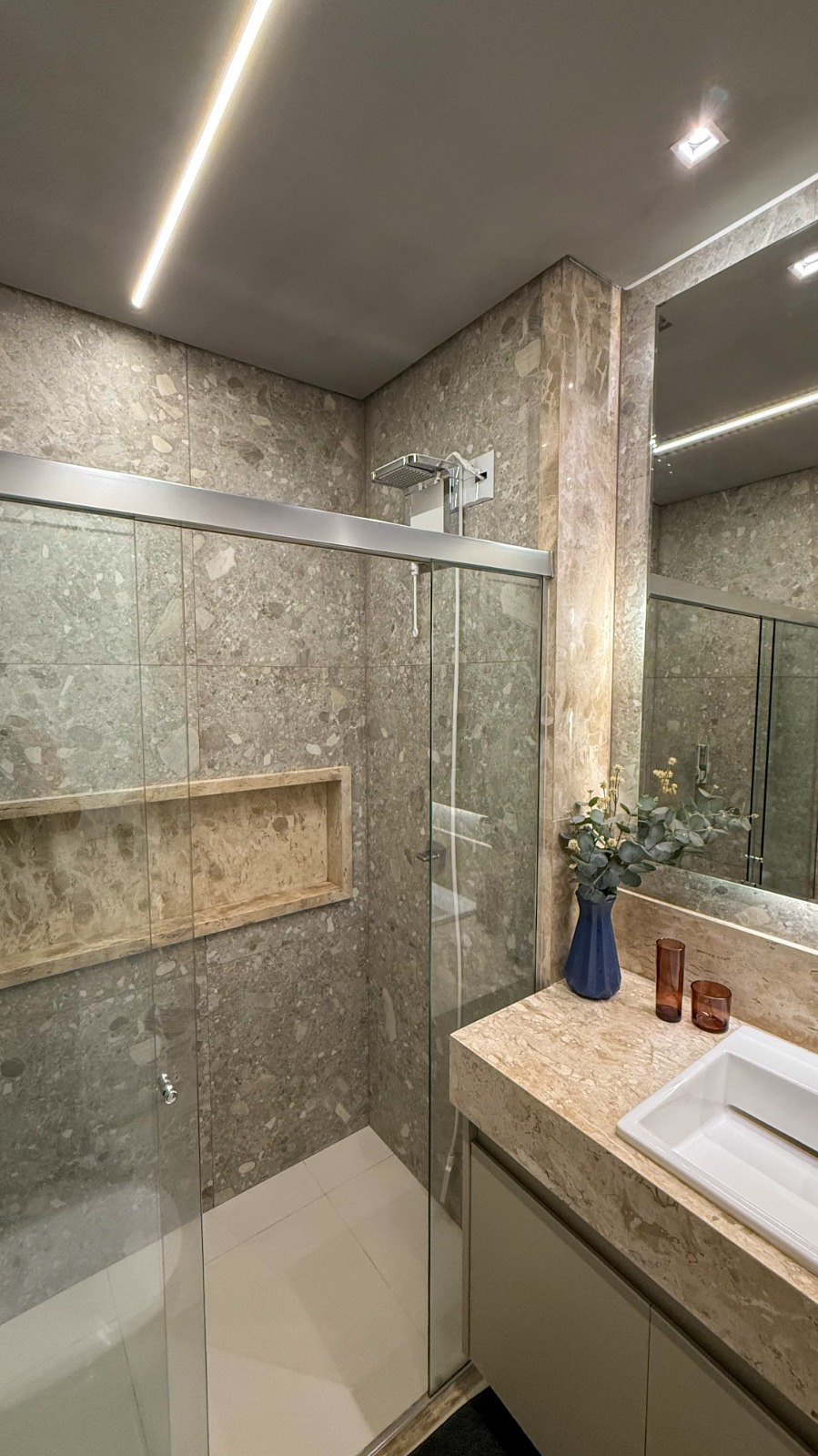 Apartamento 2 Quartos com Suíte - Residencial Lux Flamboyant