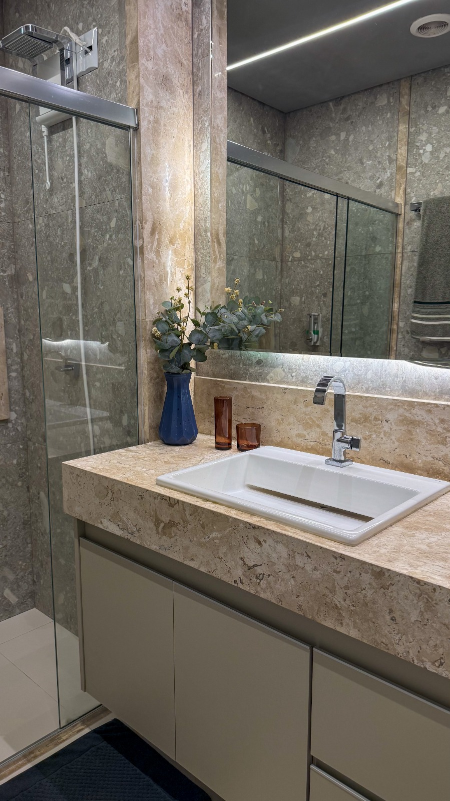 Apartamento 2 Quartos com Suíte - Residencial Lux Flamboyant