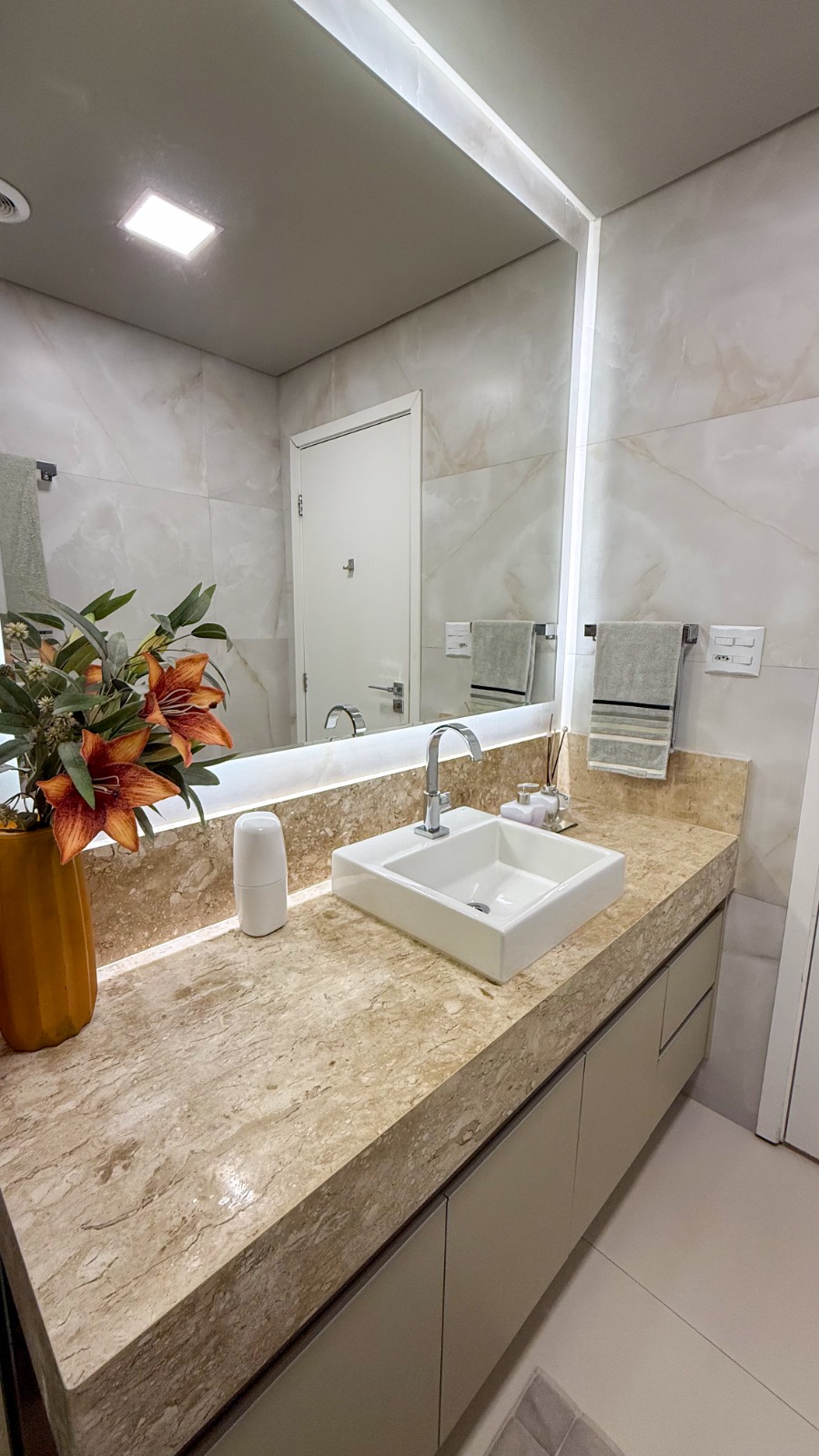 Apartamento de Luxo no Residencial Lux Flamboyant - Alto da Glória