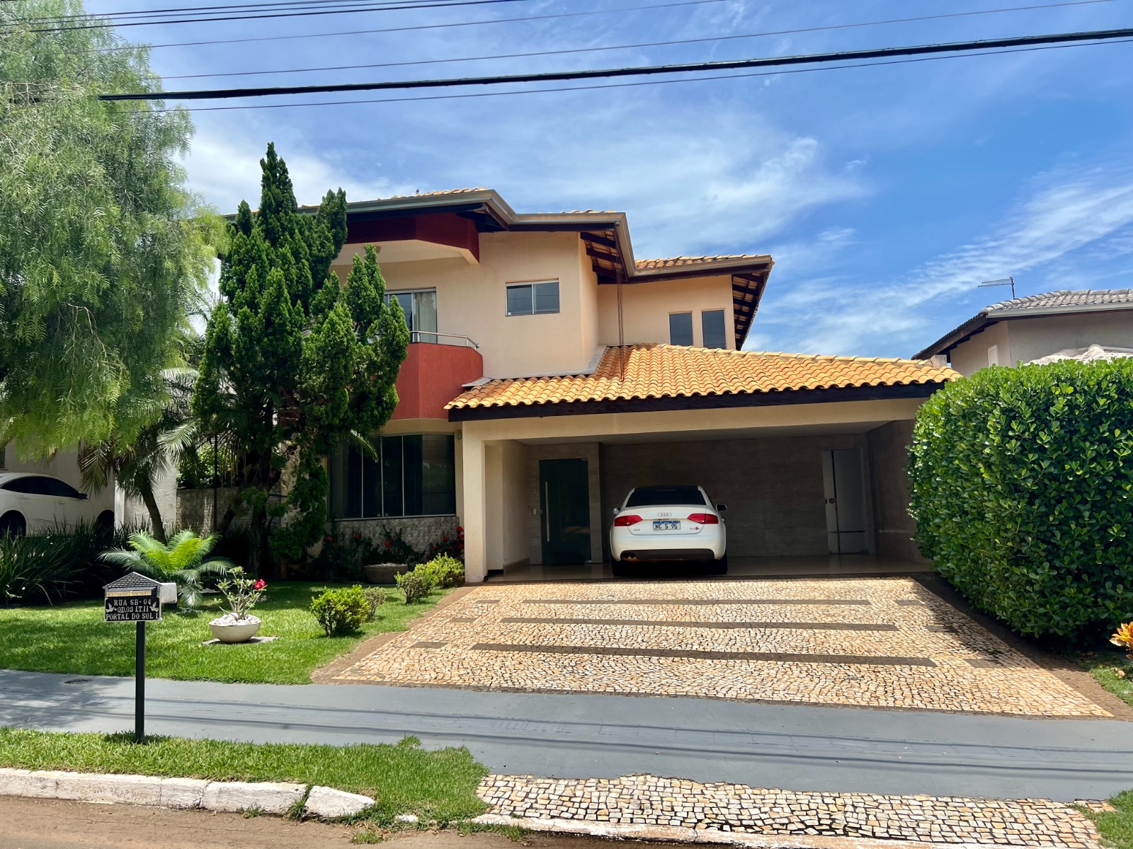 Casa Térrea à Venda no Portal do Sol 1 – Goiânia | 260 m² | 3 Suítes