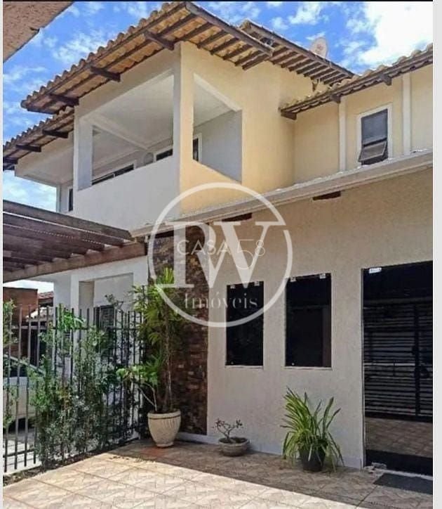 Sobrado 4 Suítes no Setor Jaó - 420m² - Próximo aos Lagos - Escritório Independente