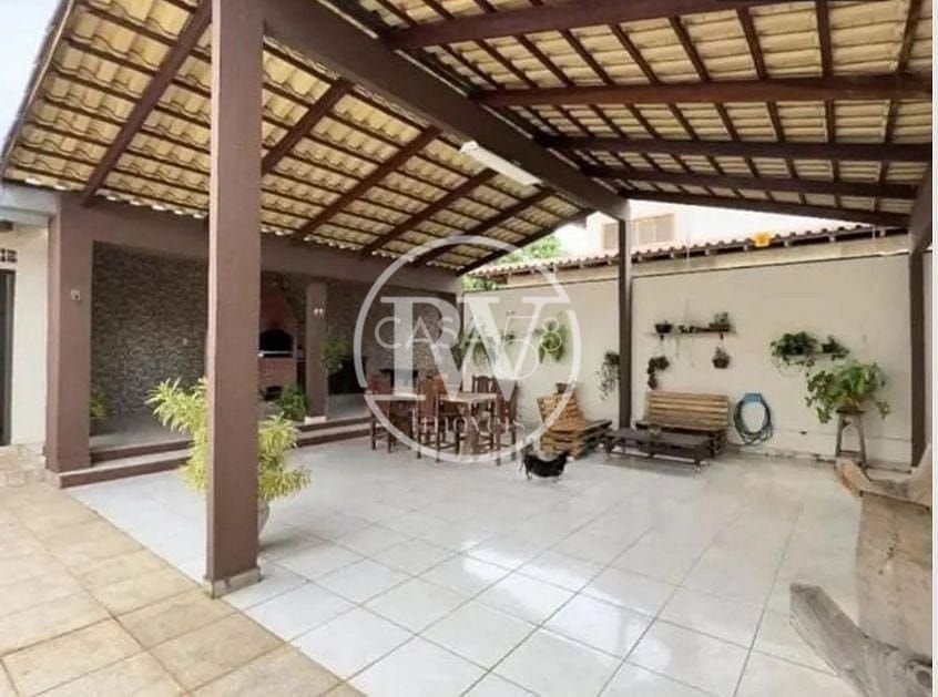 Sobrado 4 Suítes no Setor Jaó - 420m² - Próximo aos Lagos - Escritório Independente