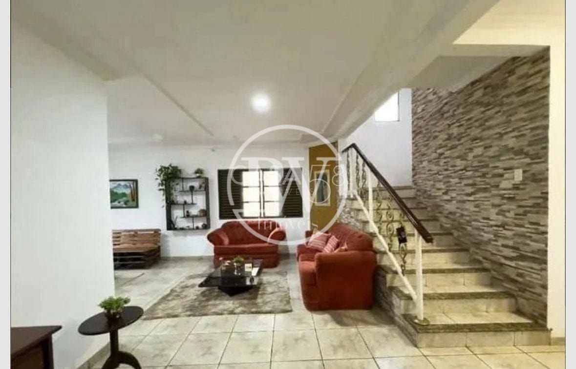 Sobrado 4 Suítes no Setor Jaó - 420m² - Próximo aos Lagos - Escritório Independente