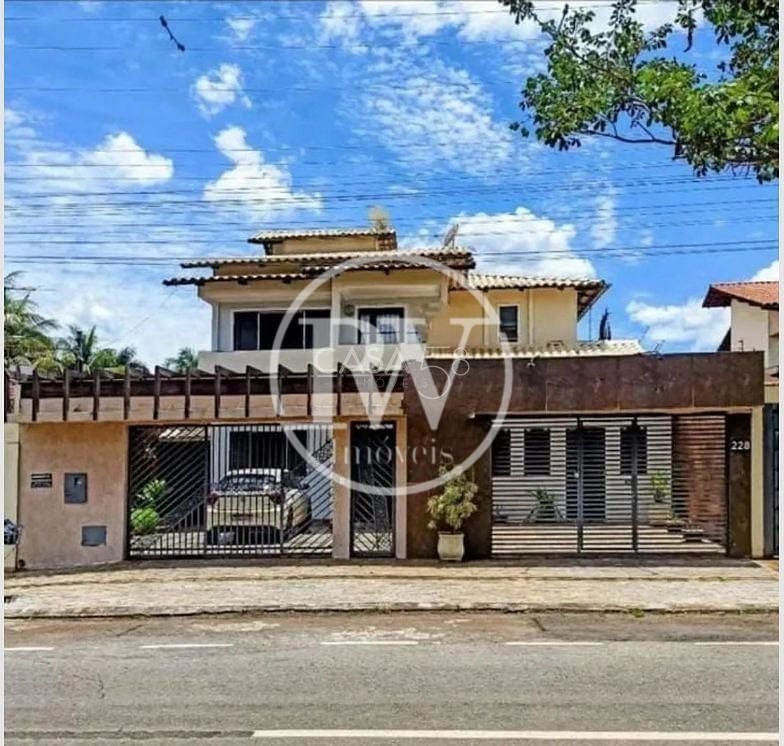 Sobrado 4 Suítes no Setor Jaó - 420m² - Próximo aos Lagos - Escritório Independente