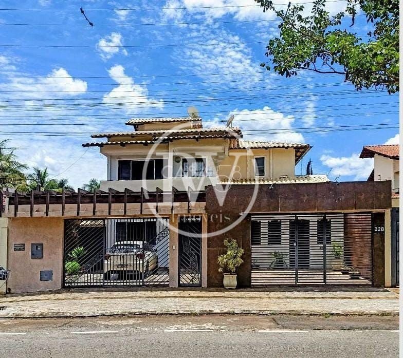 Sobrado 4 Suítes no Setor Jaó - 420m² - Próximo aos Lagos - Escritório Independente