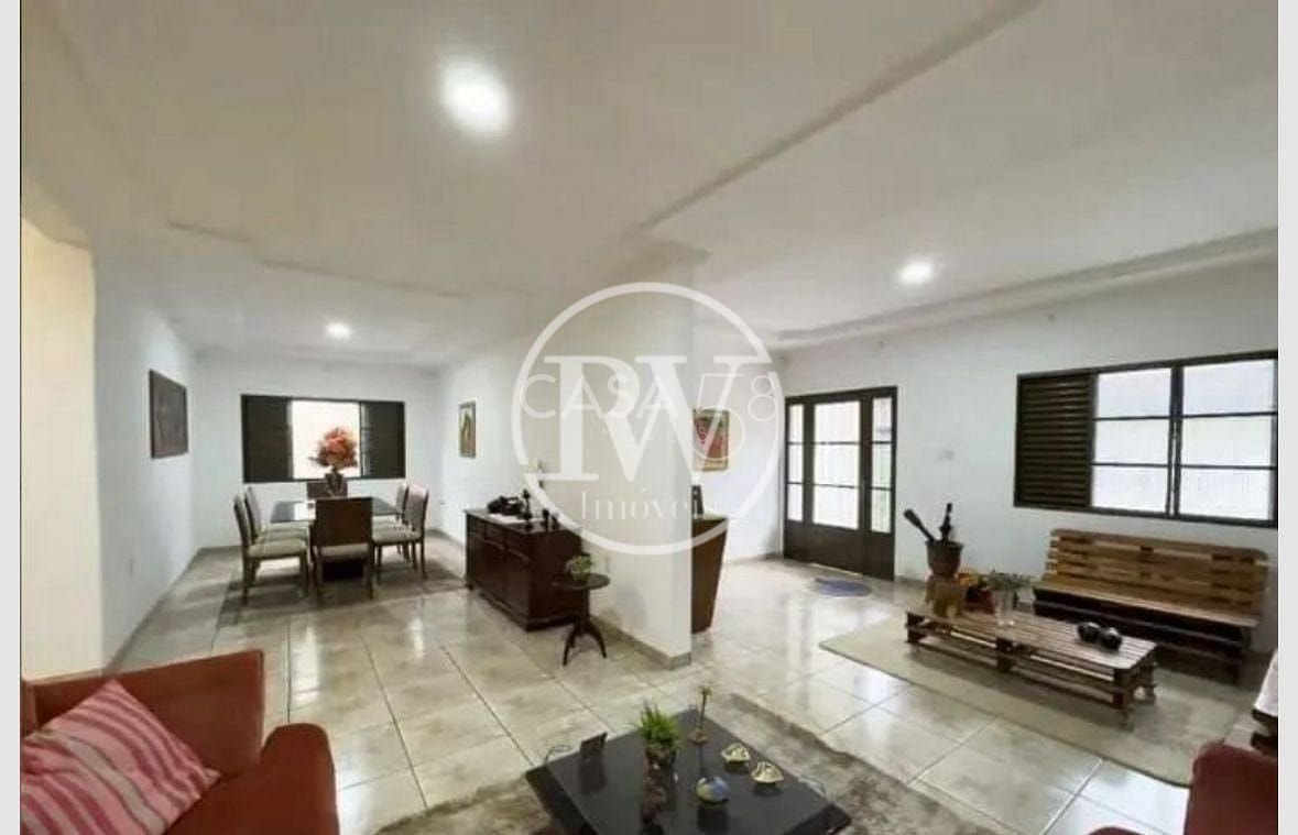 Sobrado 4 Suítes no Setor Jaó - 420m² - Próximo aos Lagos - Escritório Independente