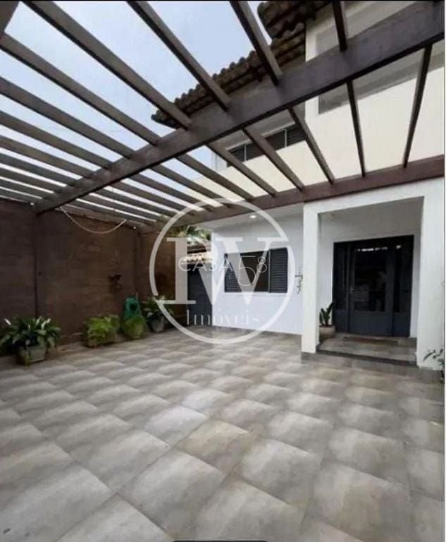 Sobrado 4 Suítes no Setor Jaó - 420m² - Próximo aos Lagos - Escritório Independente