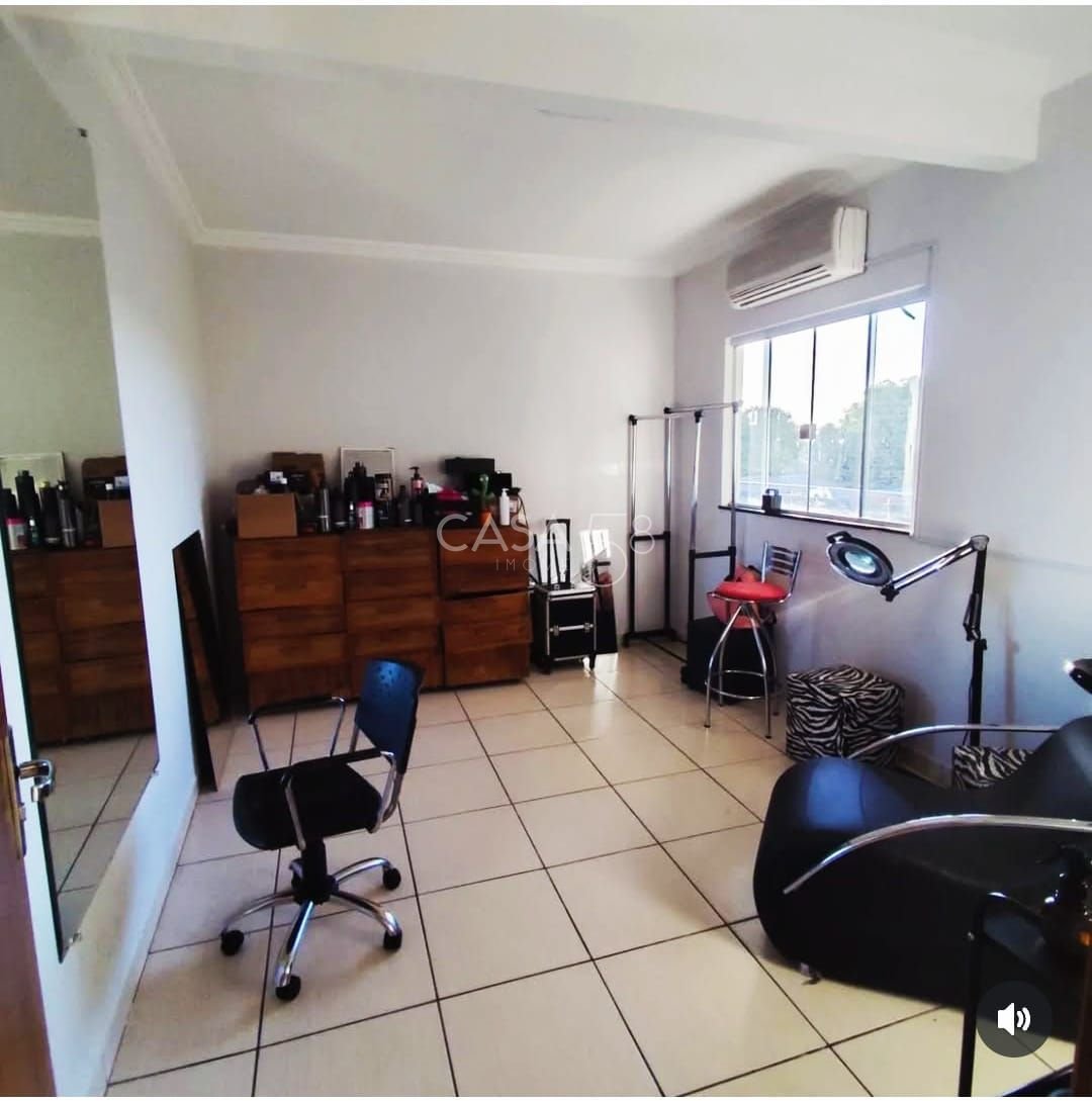 Sobrado Residencial e Comercial à Venda – 4 Quartos 2 Suítes | 373m² Construidos