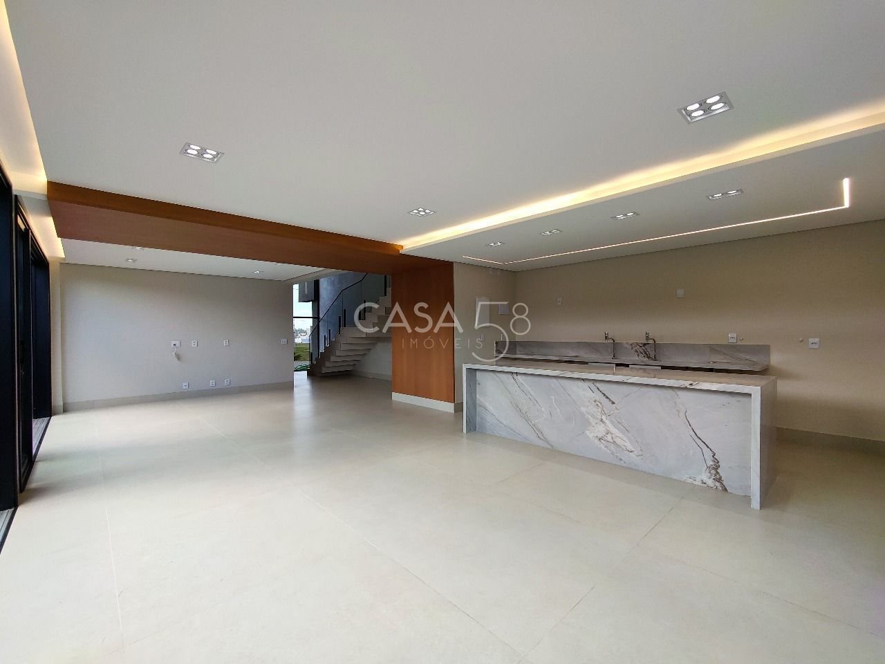 Sobrado Alto Padrão à Venda no Condomínio Jardins Versalhes – 3 Suítes | 212m²