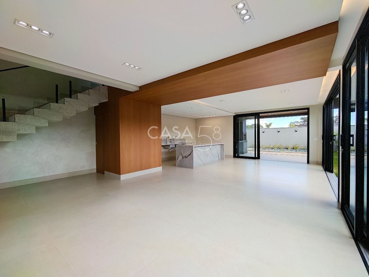 Sobrado Alto Padrão à Venda no Condomínio Jardins Versalhes – 3 Suítes | 212m²