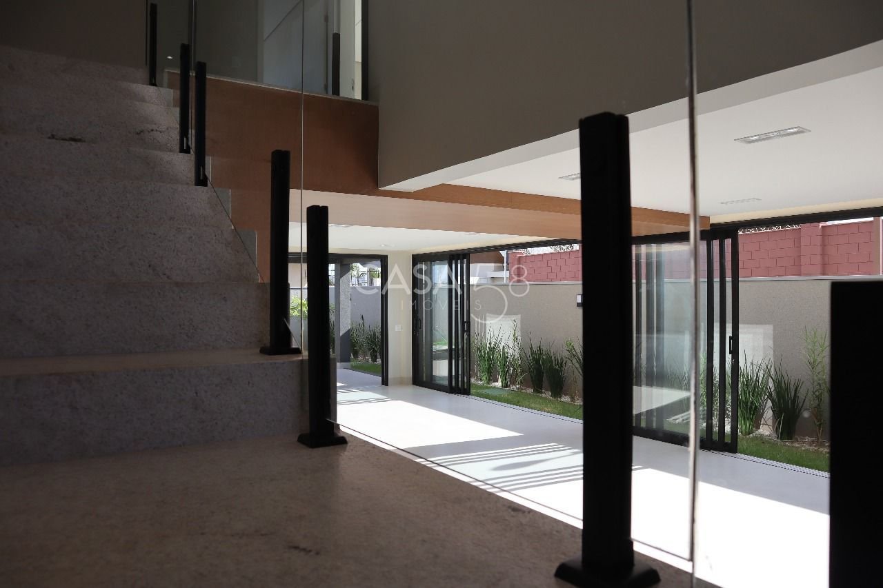 Sobrado Alto Padrão à Venda no Condomínio Jardins Versalhes – 3 Suítes | 212m²