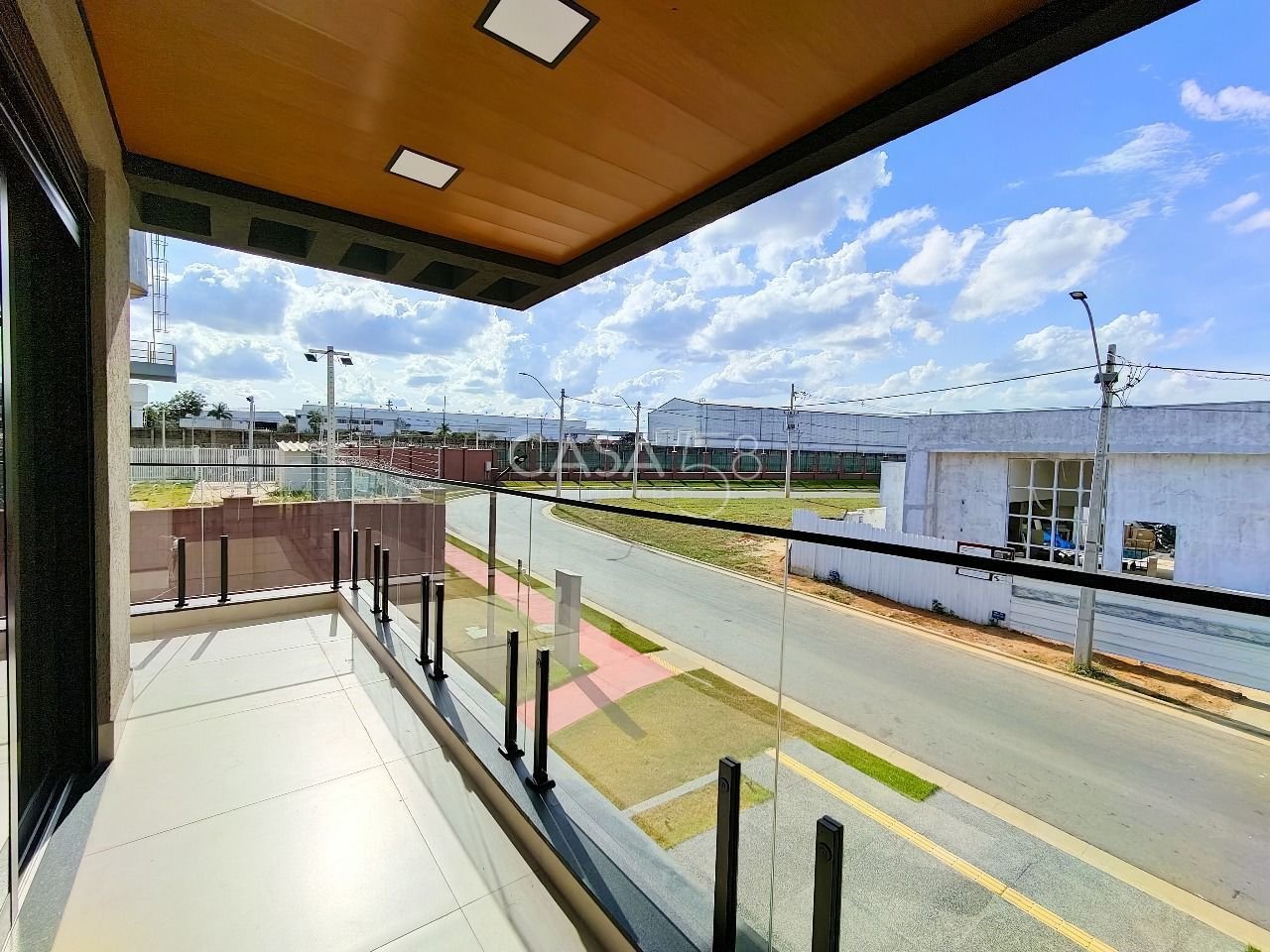 Sobrado Alto Padrão à Venda no Condomínio Jardins Versalhes – 3 Suítes | 212m²