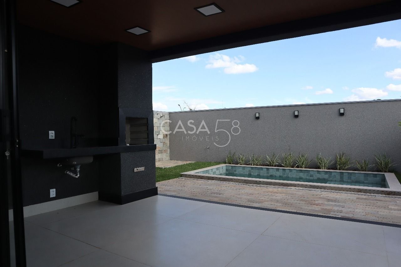 Sobrado Alto Padrão à Venda no Condomínio Jardins Versalhes – 3 Suítes | 212m²