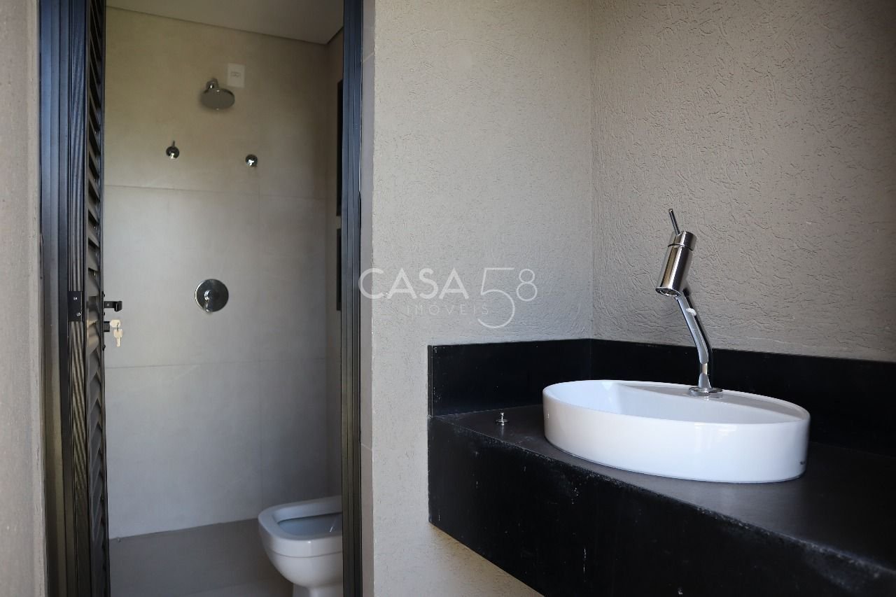 Sobrado Alto Padrão à Venda no Condomínio Jardins Versalhes – 3 Suítes | 212m²